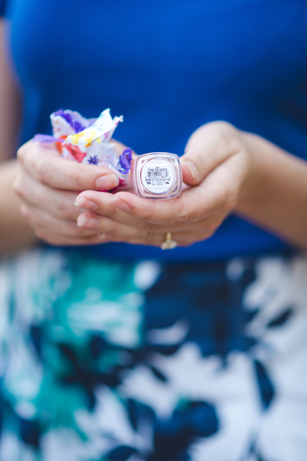 essie tying the knotie
