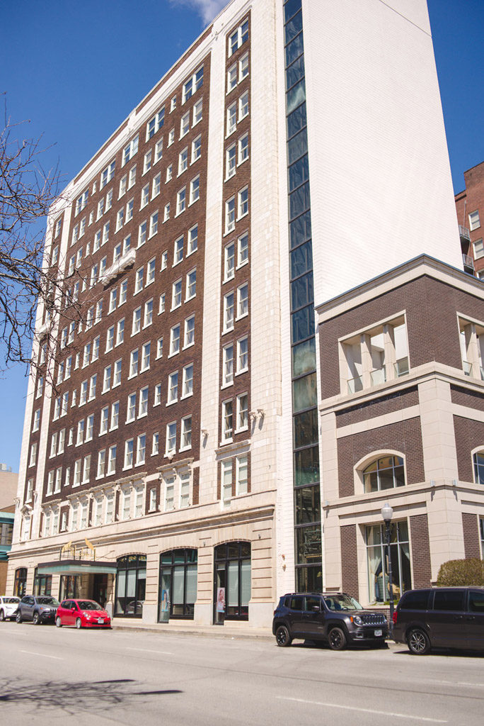 hotel blackhawk, davenport, ia wedding