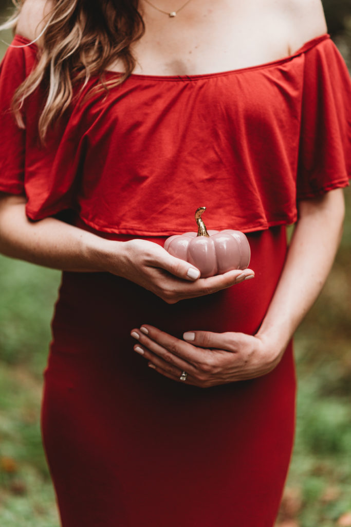 pumkin props maternity session
